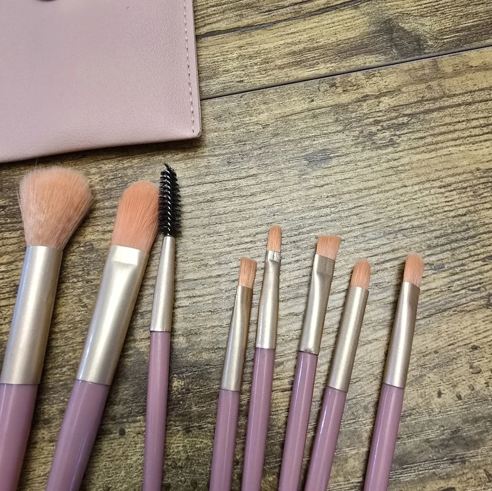 New Portable blush pink Makeup Brush Set of 8 with Case